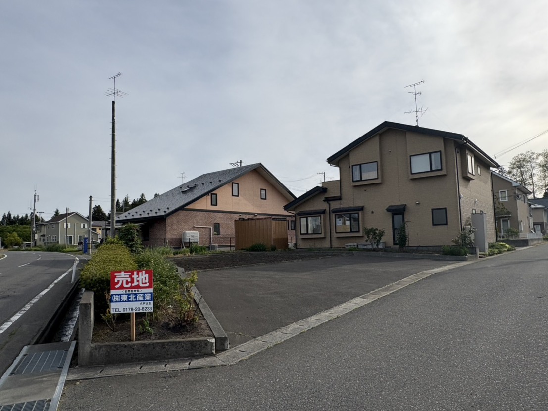 青森県三戸郡五戸町字地蔵岱15番216